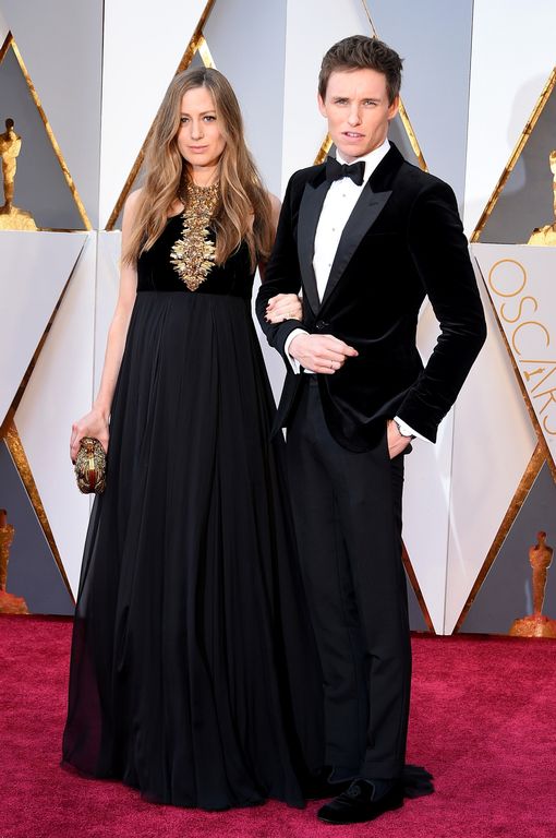 Actor-Eddie-Redmayne-R-and-Hannah-Redmayne-attend-the-88th-Annual-Academy-Awards