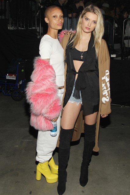 Adwoa-Aboah-e-Lily-Donaldson-al-Rihanna-Anti-Tour-New-York