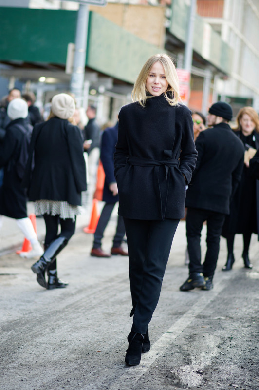 Elin-Kling street style yves saint laurent wrap coat all black style icon