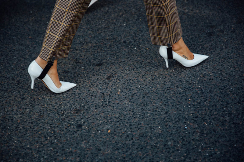 street_style_paris_fashion_week_balenciaga_valentino_givenchy_531131399_1200x