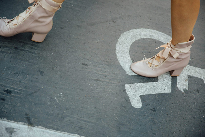 street_style_paris_fashion_week_chanel_kenzo_130373569_1200x