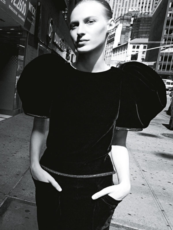 vogue-australia-december-2016-julia-nobis-by-daniel-jackson-2