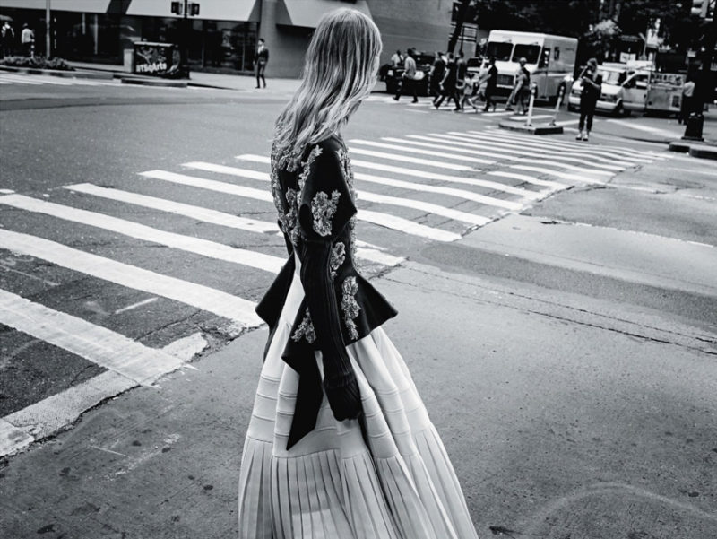 vogue-australia-december-2016-julia-nobis-by-daniel-jackson-3