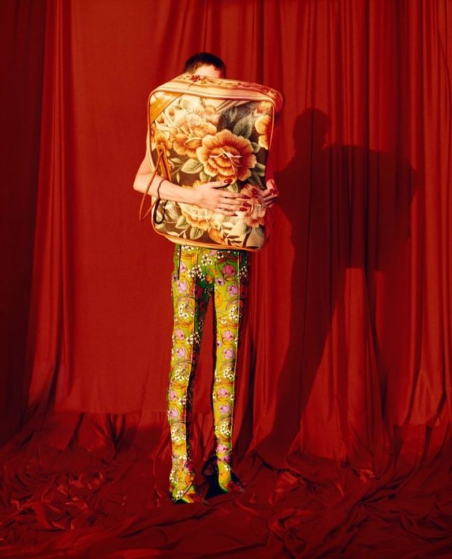 Balenciaga-Spring-Summer-2017-Campaign7-768x950