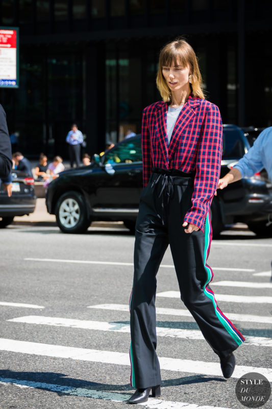 2 Anya-Ziourova-by-STYLEDUMONDE-Street-Style-Fashion-Photography_48A8413-Edit-700x1050@2x
