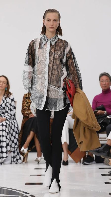 victoria-beckham-spring-2019-show-267829-1537094984262-main.500x0c