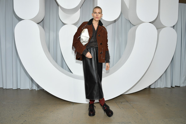 Dree+Hemingway+Miu+Miu+Front+Row+Paris+Fashion+9ROwQn_dJZVl